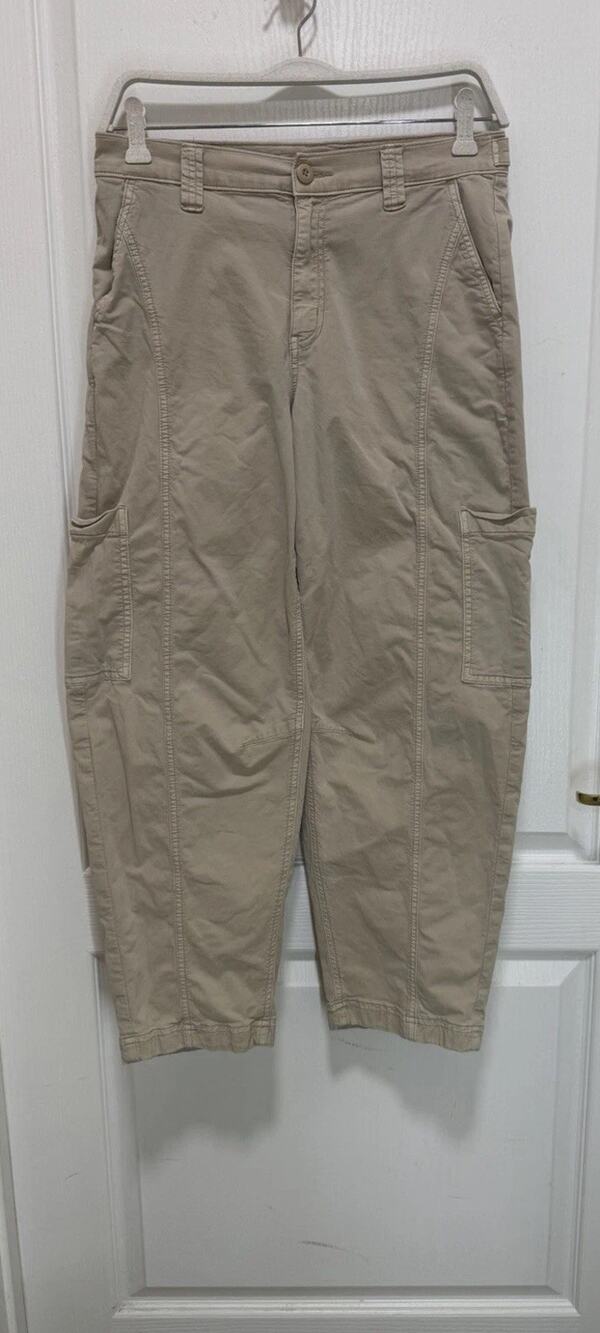 American Eagle Outfitters Barrel Cargo Pants Tan/Khaki Size 2 Utility Gorpcore